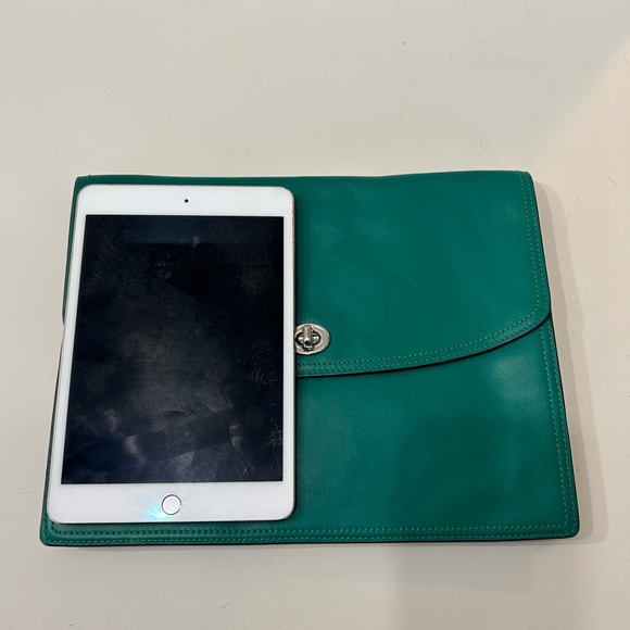 Coach Legacy Clutch in Kelly Green - Picture 2 of 10